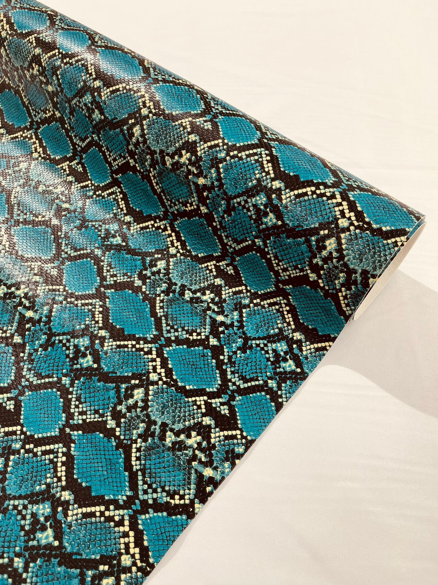 3D SNAKE PVC VINYL (by the yard) - New Creations Fabric & Foam Inc
