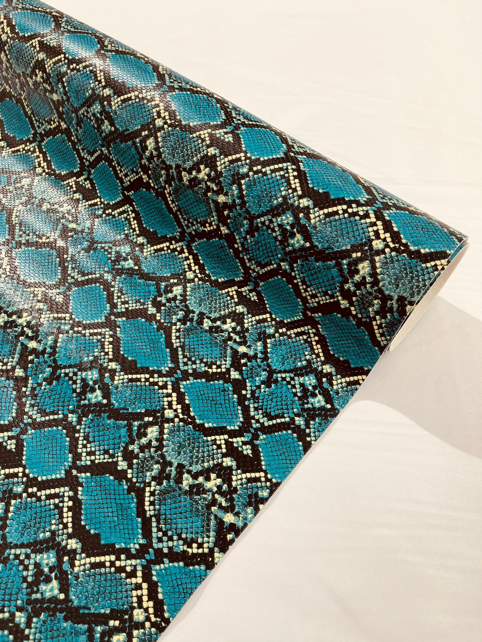 3D SNAKE PVC VINYL (by the yard) - New Creations Fabric & Foam Inc