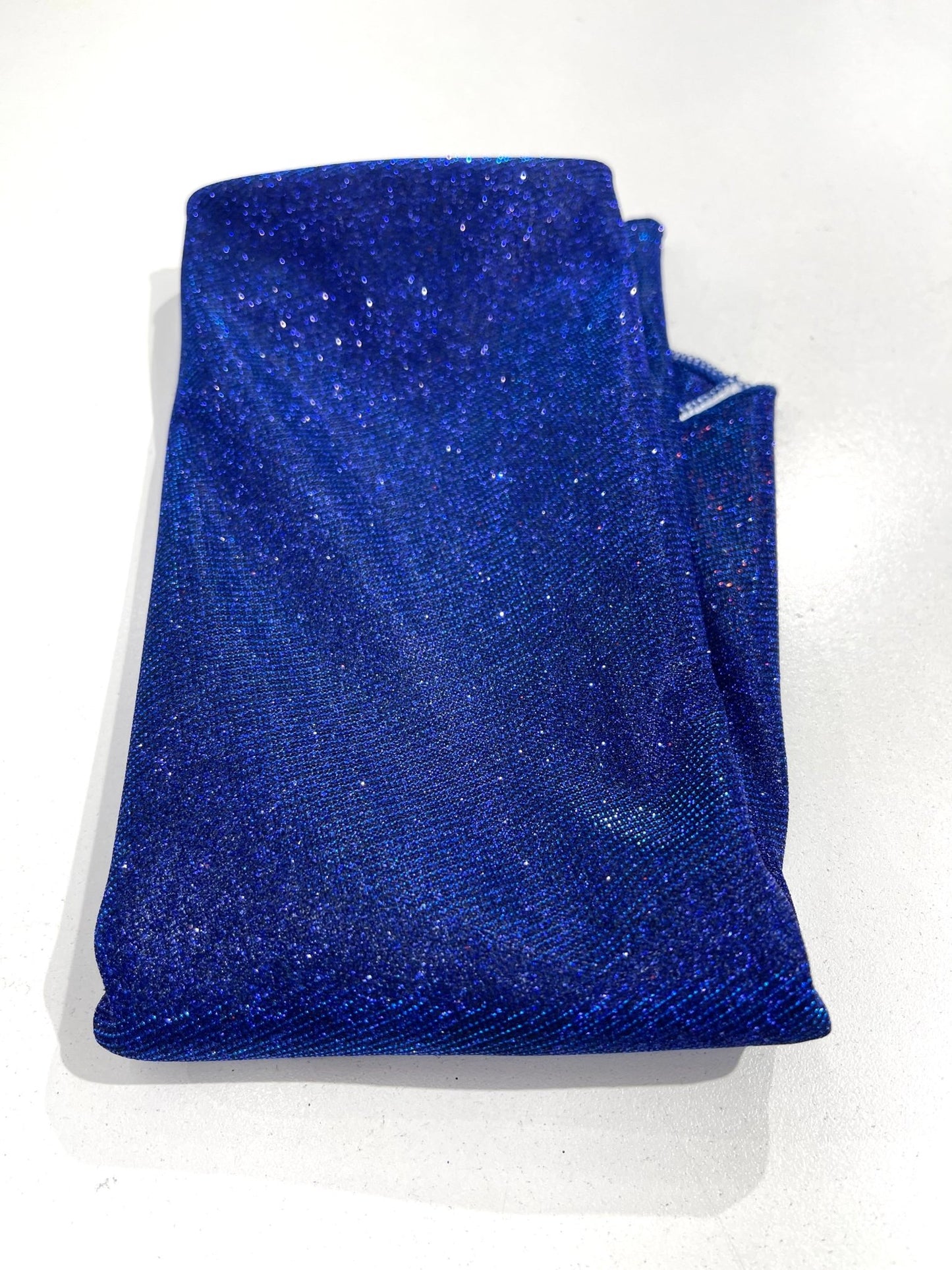 36" ROUND FULL COVERED GLITTER SHIMMER TABLECLOTH - New Creations Fabric & Foam Inc
