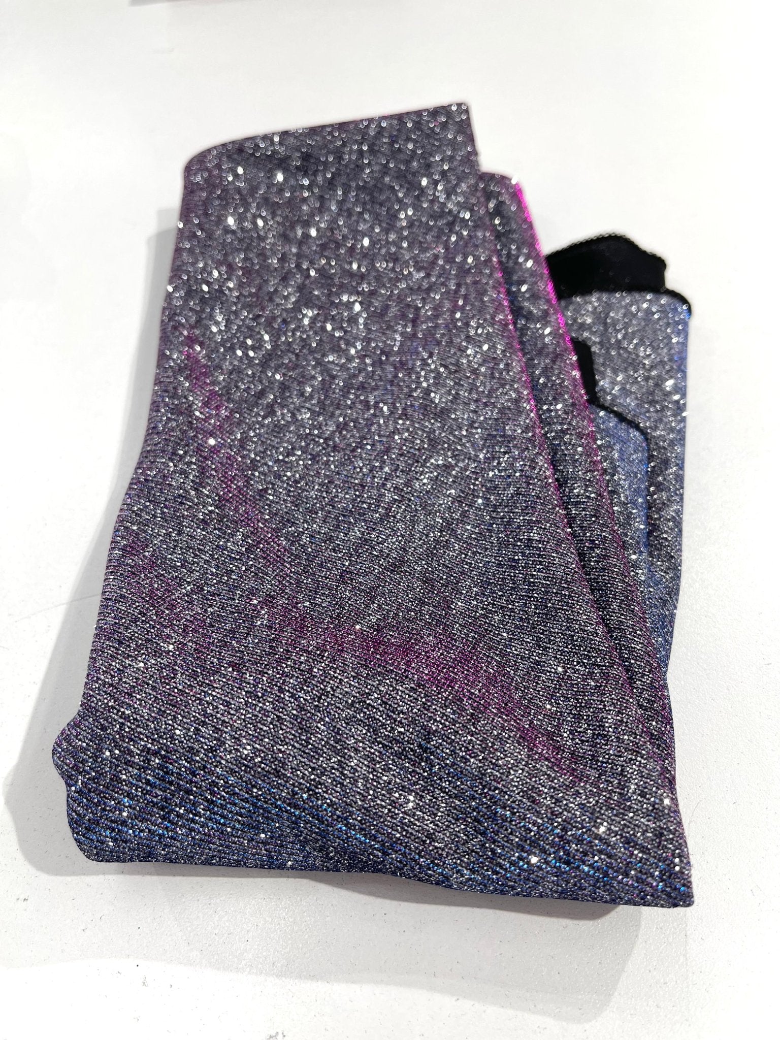 45" ROUND FULL COVERED GLITTER SHIMMER TABLECLOTH - New Creations Fabric & Foam Inc